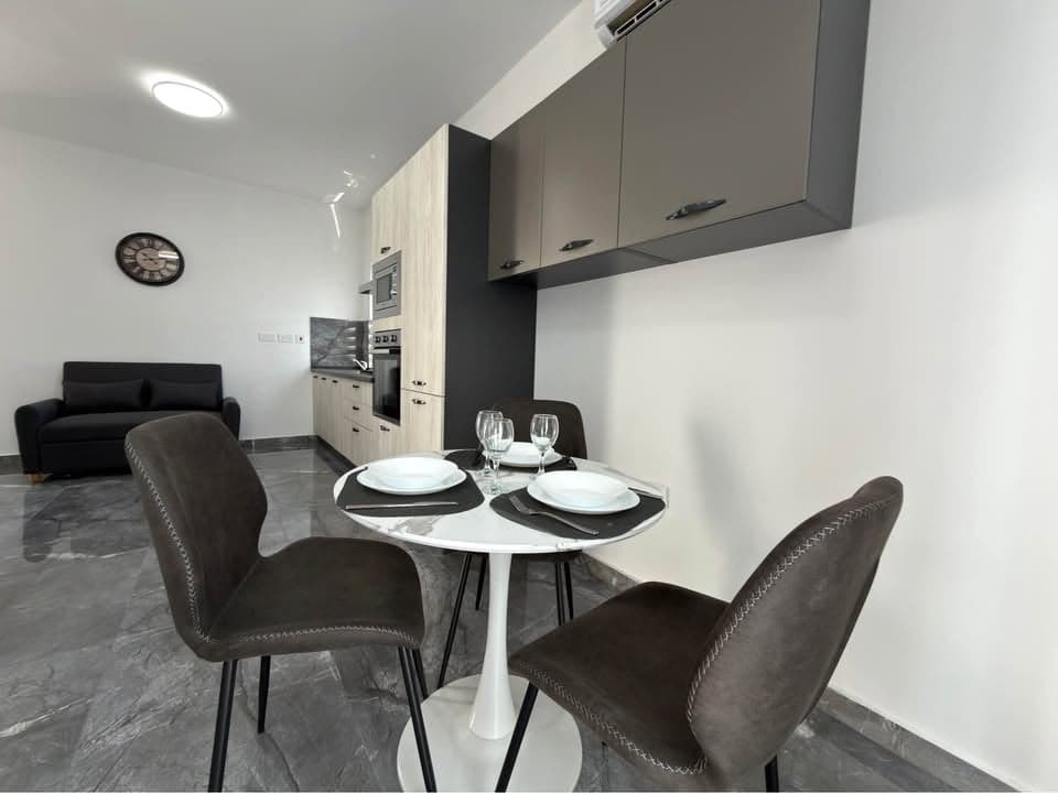 1-bedroom apartment for rent in Gżira, Malta - Image 5