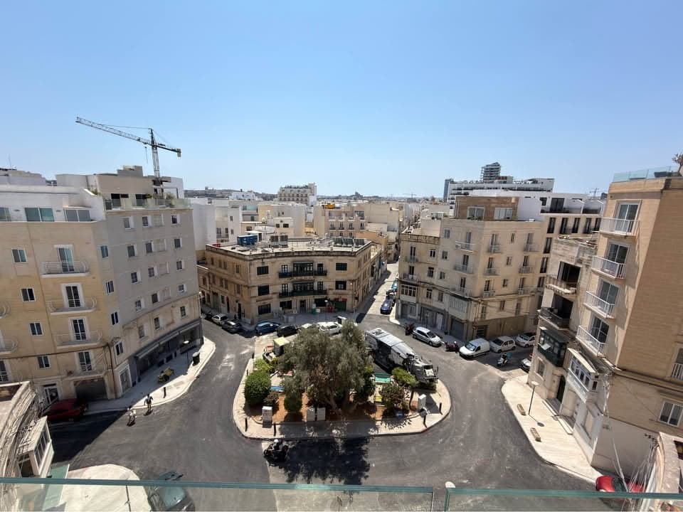 1-bedroom apartment for rent in Gżira, Malta - Image 8