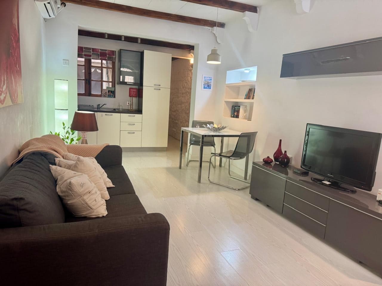 1-bedroom apartment for rent in Valletta, Malta - Image 4