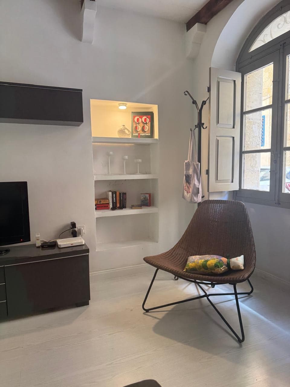 1-bedroom apartment for rent in Valletta, Malta - Image 5