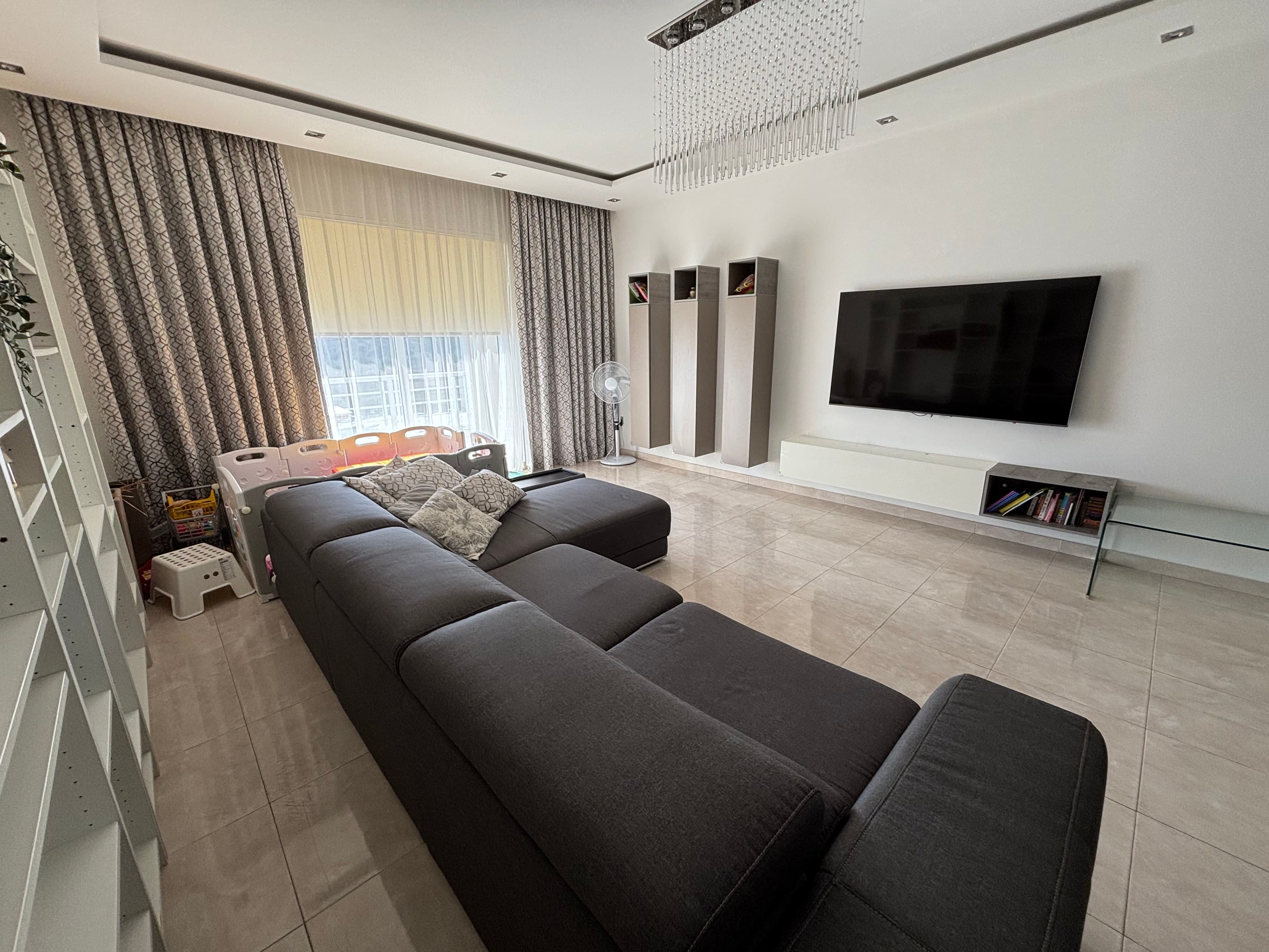 Spacious 2-Bedroom Apartment with Valley Views in Żebbuġ - Image 1