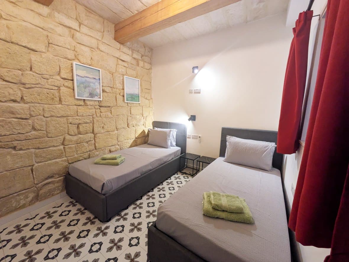 Naxxar House of Character with Pool & Garage - Image 14