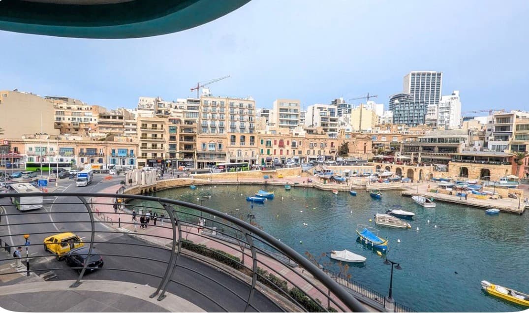 2 bedroom spinola seafront apartment - Image 2
