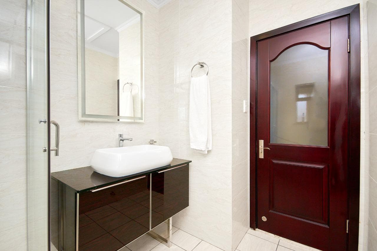 Spacious and fully furnished two bedroom apartment available in Malta - Image 6