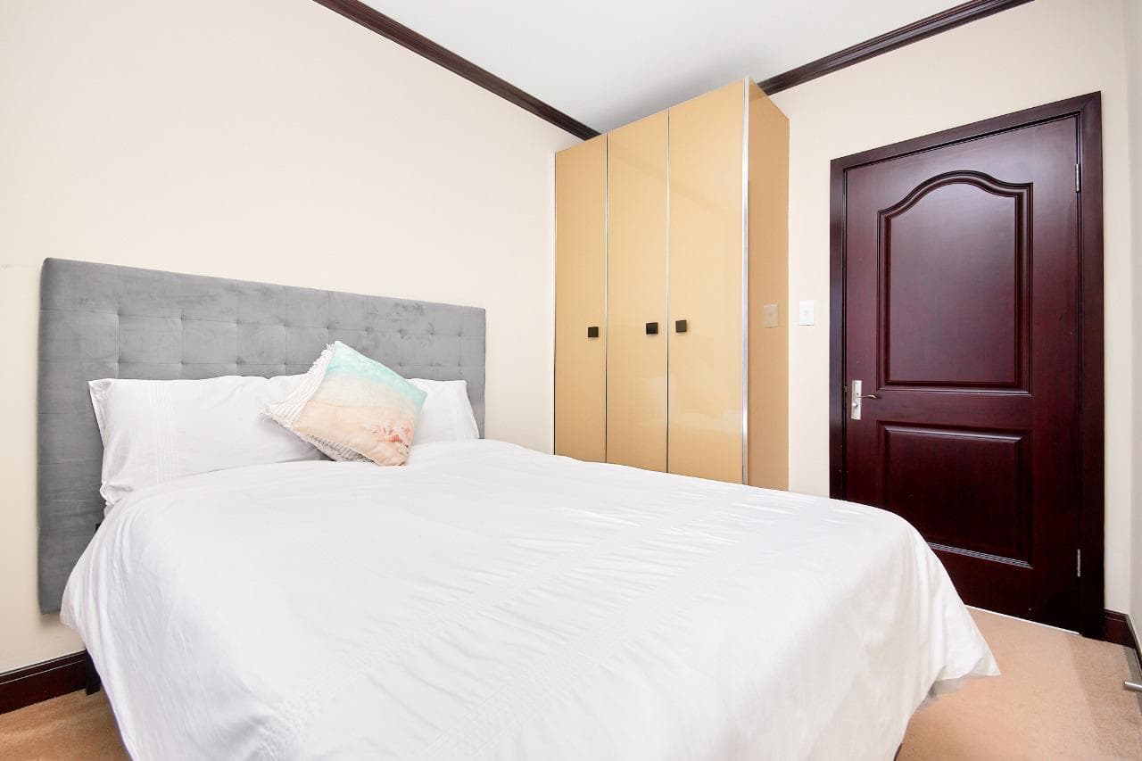Spacious and fully furnished two bedroom apartment available in Malta - Image 9